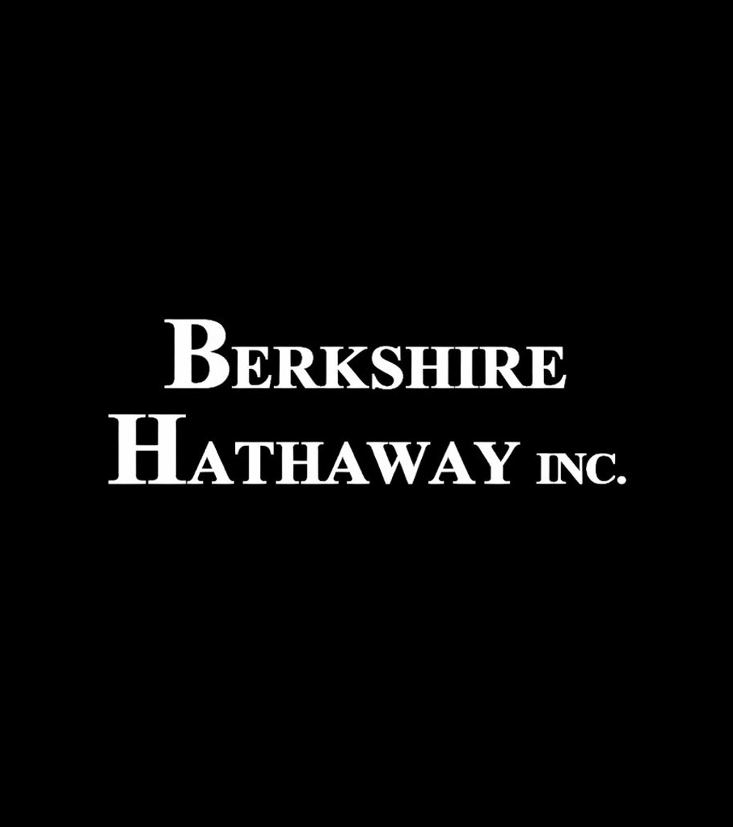 🚨 BREAKING NEWS 🚨 WARREN BUFFETT OFFICIALLY RETIRES AS BERKSHIRE HATHAWAY  CEO The end of a historic 60-YEAR ERA 🏛️💼 #WarrenBuffett # BerkshireHathaway #Retirement #BusinessLegend #NewEra