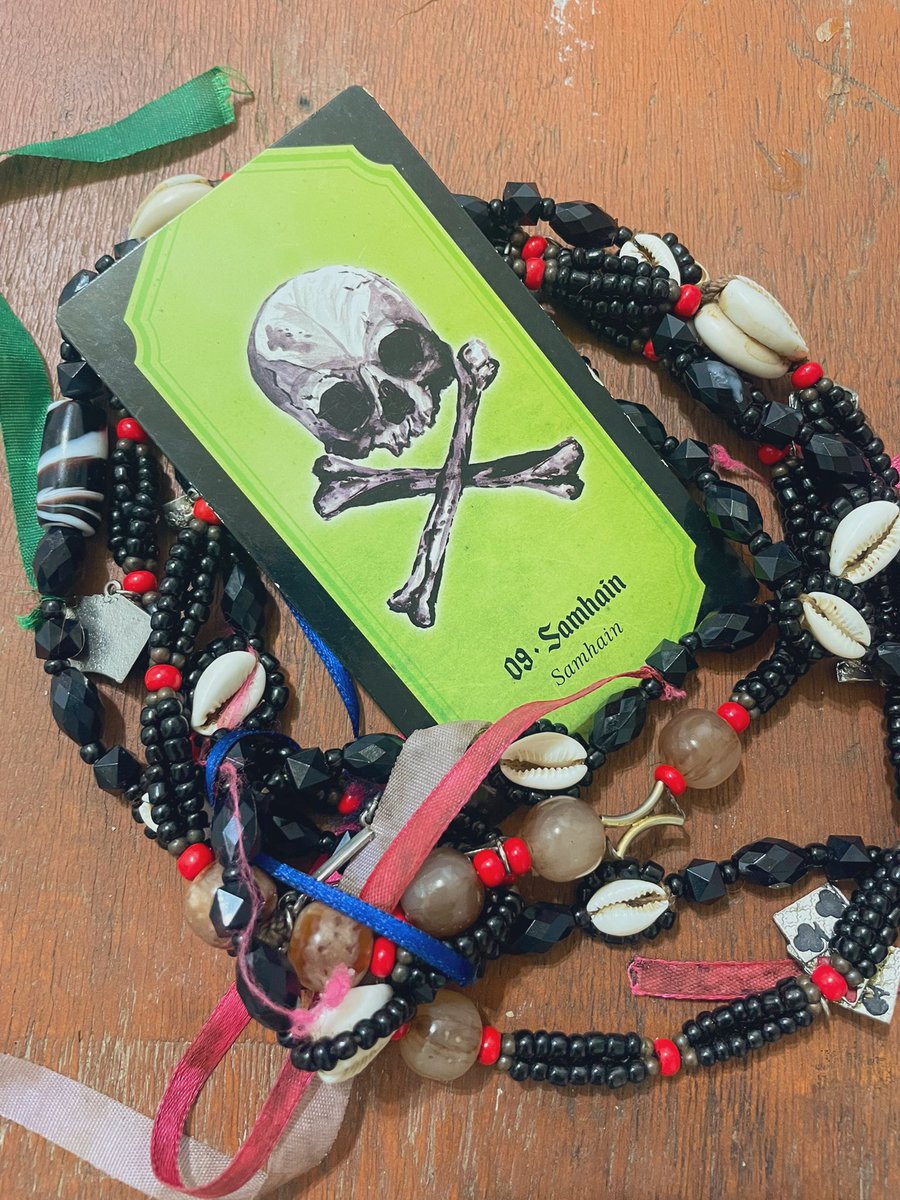 2026 PARA : Aquário, Libra, gêmeos, câncer, peixes e escorpião:

O Cansaço de carregar o que já acabou..
Cansaço de insistir em histórias que só existem 
porque você ainda não teve tempo ou coragem de fechar a porta.
Fica em 2025 !

2026 começa com você percebendo que não dá mais