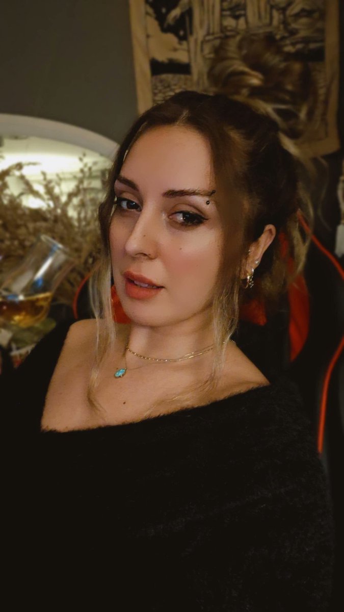 Yılların bir numarası yok.
Vicdanını dinleyen,her yıl huzurludur.
Mutlu yıllar👋