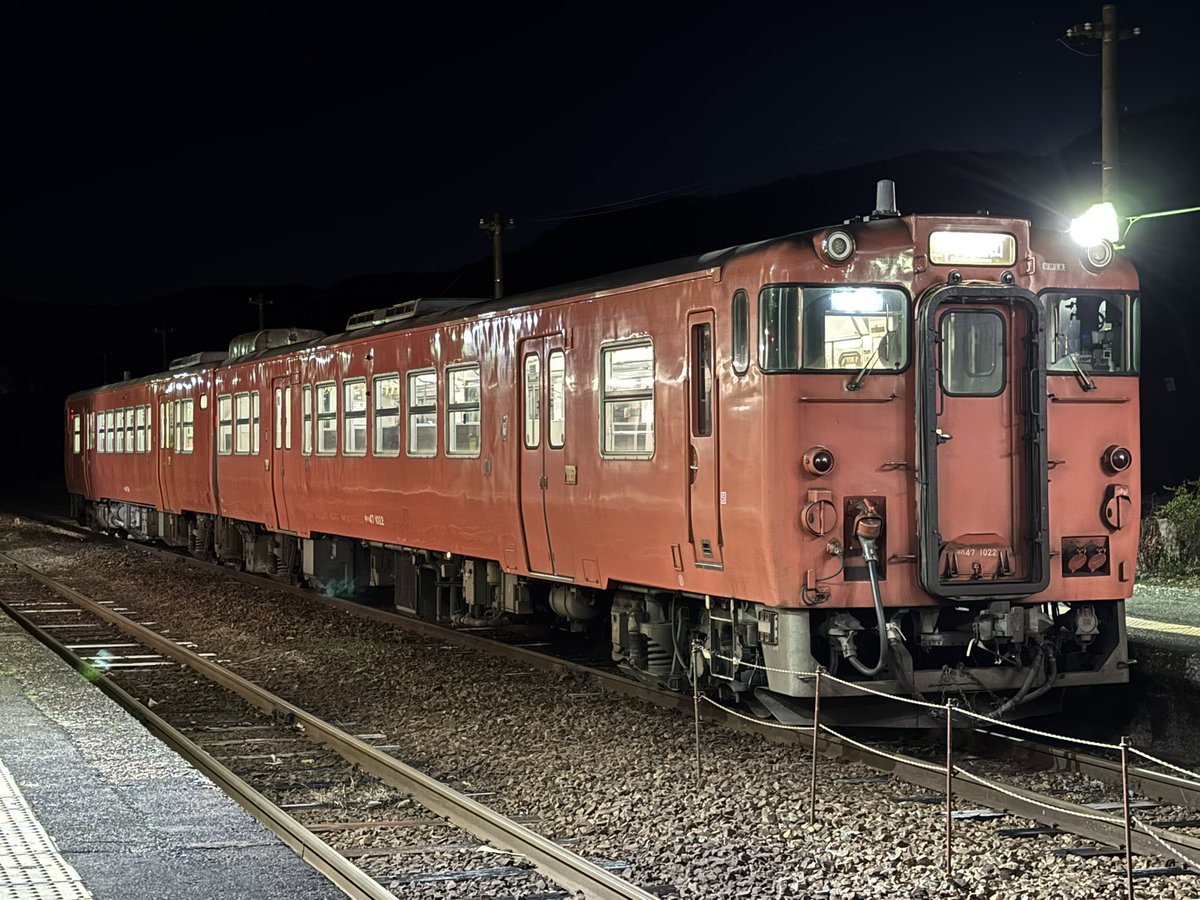2026/01/01
あけましておめでとうございます。

3853D 快速中国勝山行き
美作落合駅にて キハ47-1022+キハ47-99
#姫新線 #キハ47