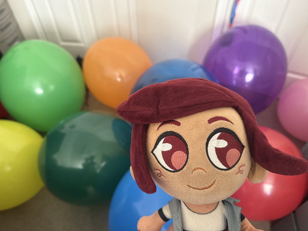 ghostlyoptimism's tweet image. “New Years means lots of balloons!!!”