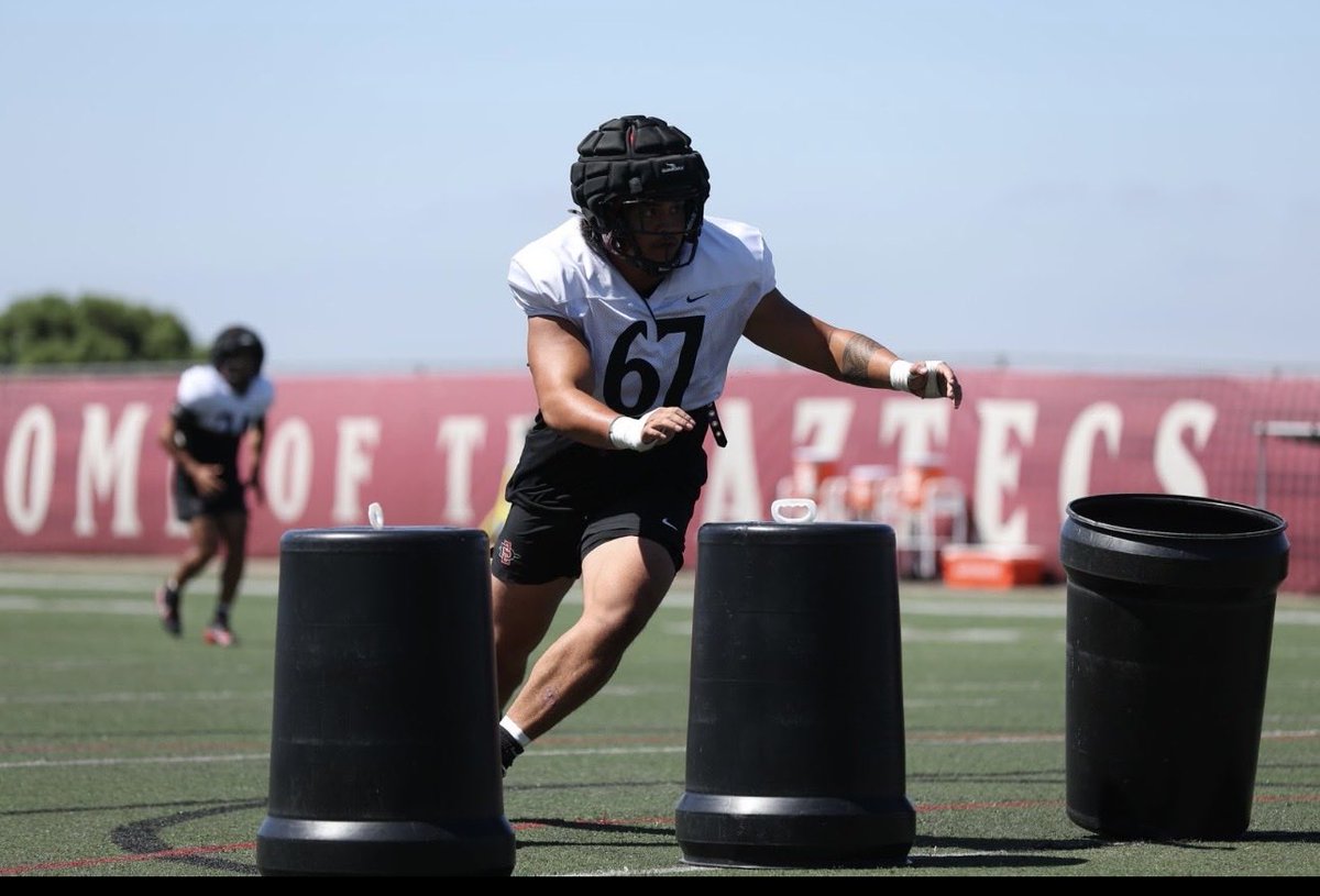 TiuAfalava's tweet image. Thankful for the SDSU staff to give me an opportunity to play at their program. With that being said I will be entering my name into the transfer portal with 2 years of eligibility remaining 

Contact: (626) 464-8088