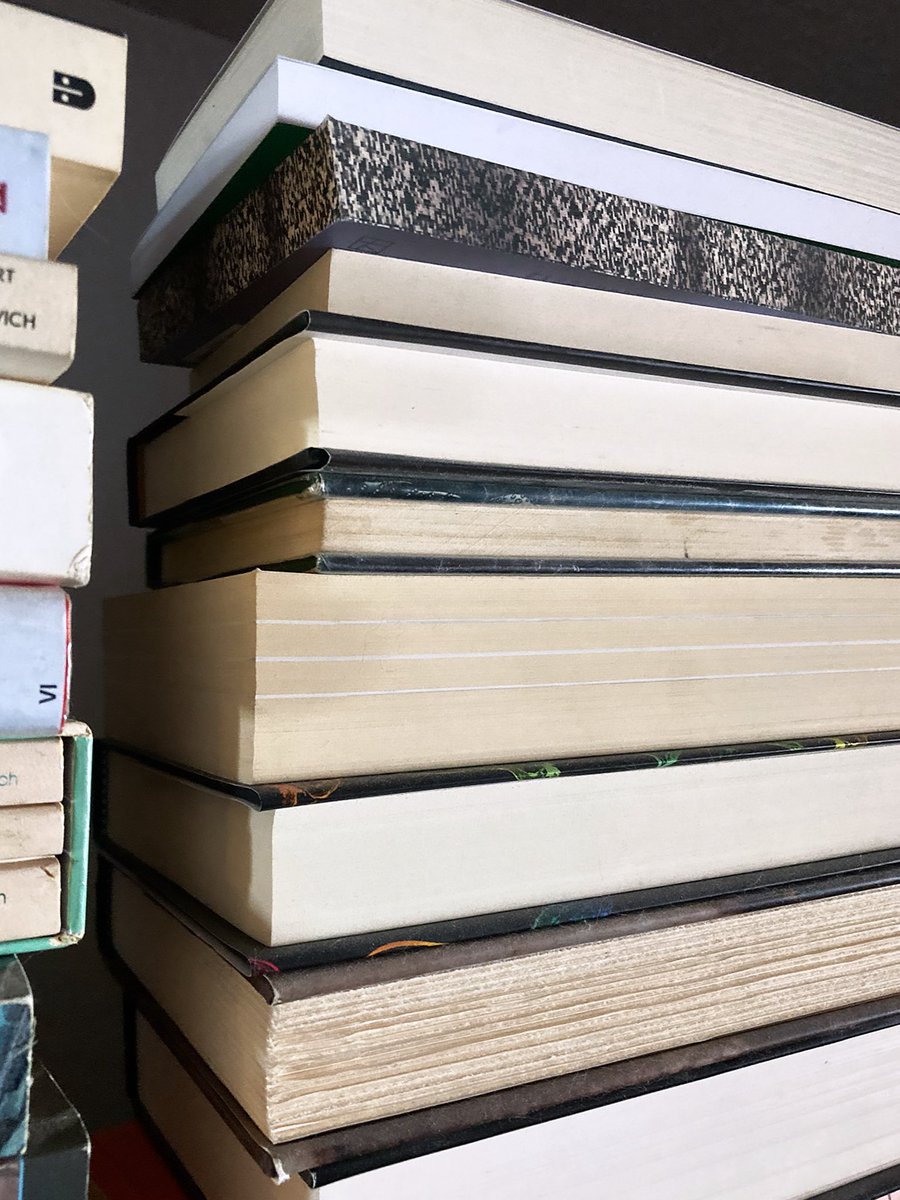 MyDarkLibrary's tweet image. December 31st - what was your favorite book you read this year? For all who read with us this year, we’re so glad you joined in! We’ve got lots more coming your way in 2026 - more giveaways, more movie nights, more exciting horror to explore! 

See you on the other side, fiends.