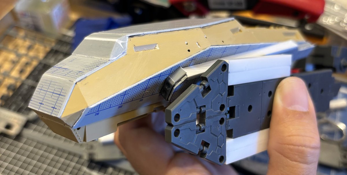 #フロントミッション
あけましておめでとうございます🎍
初模活！今年も健やかに模型が作れますように。
今回はベースを基にスクラッチ多めでチャレンジしようと思う！