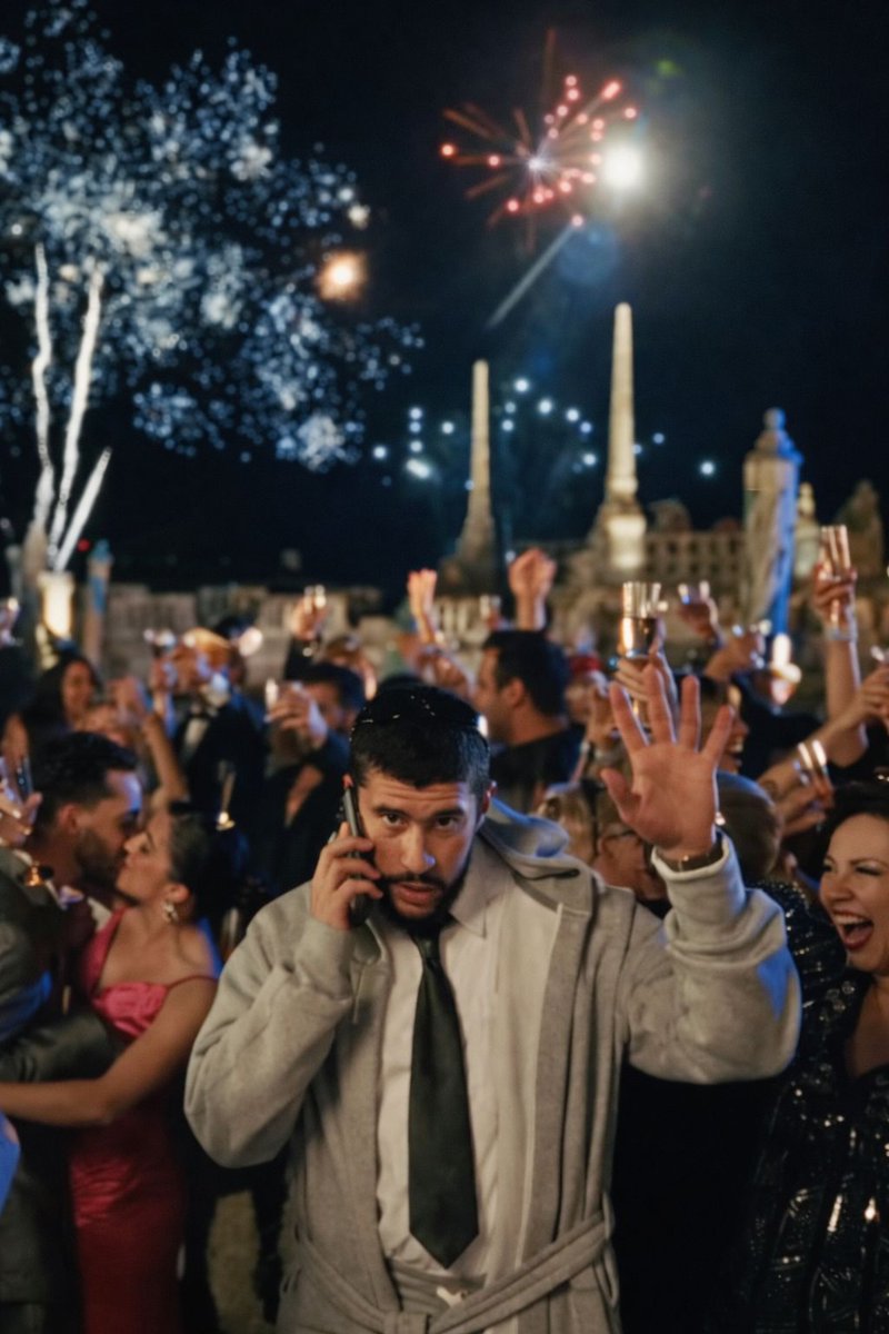 badbunnyarg__'s tweet image. Feliz 2026