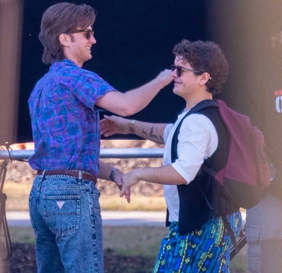 vengajoes's tweet image. So u telling me.... WE DIDN'T EVEN GET TO SEE DUSTIN'S ARM WITH EDDIES TATTOO 😭