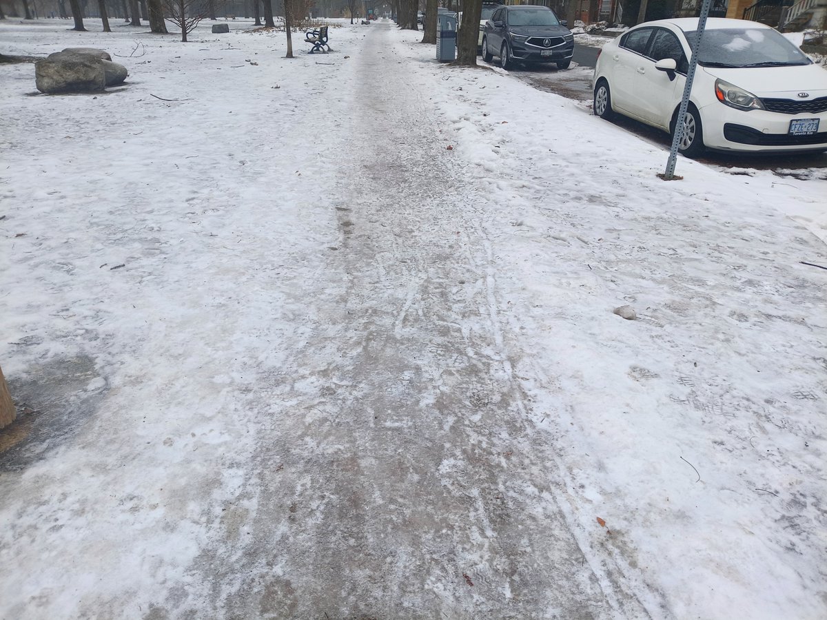 StephenWickens1's tweet photo. And it was just as bad this afternoon. Maybe @311Toronto is on holiday. #SnowTO #IceTO
Now there's a thin layer of snow on top. https://t.co/41VVC6uFq1