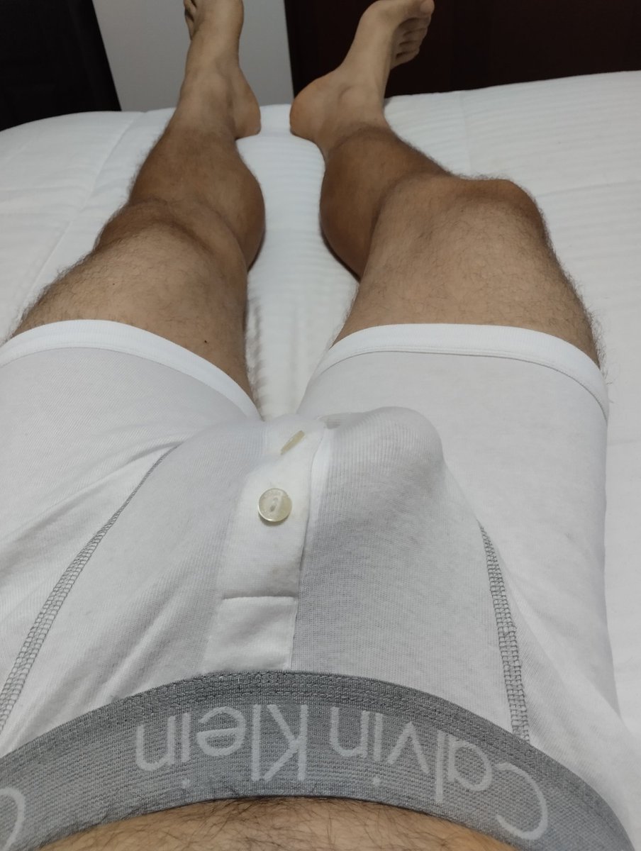 mi_pex's tweet photo. El estrene de fin de año, blanco.... https://t.co/0puywv5568