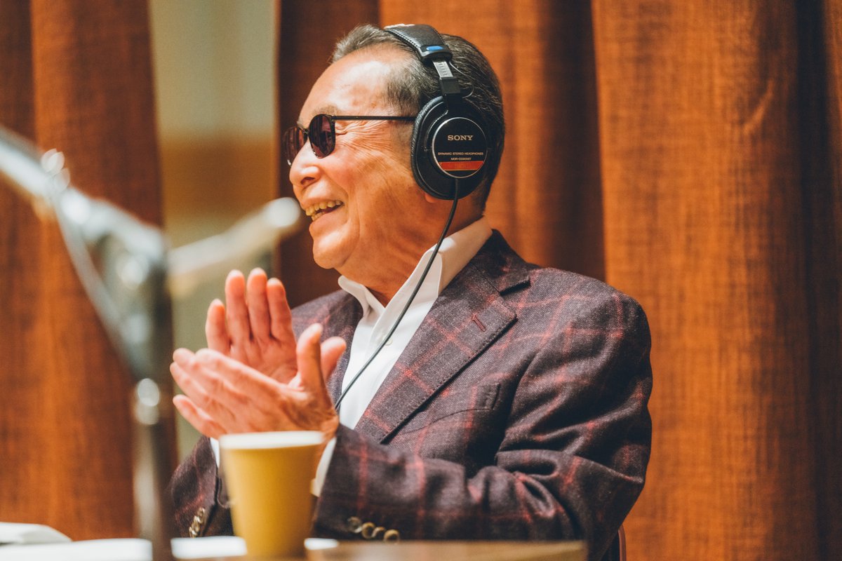 u_zhaan's tweet image. あけましておめでとうございます。
1月2日の18時からNHK-FMで放送される「モノミユザーン」はタモリさんと一緒にお届けします。ギタリストの沖仁さんにも参加いただき、フラメンコギターとタブラでセッションもしました。収録、めちゃくちゃ楽しかったです。ぜひ聴いてみてください！