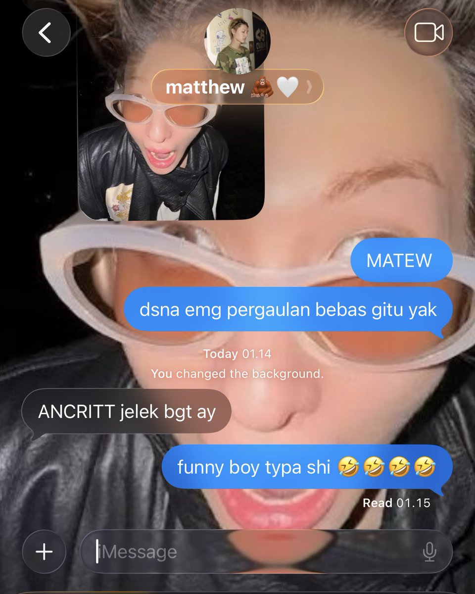 kissedorchid's tweet image. daily text long distance relationship with 100% trust, 
a martin few tweets au