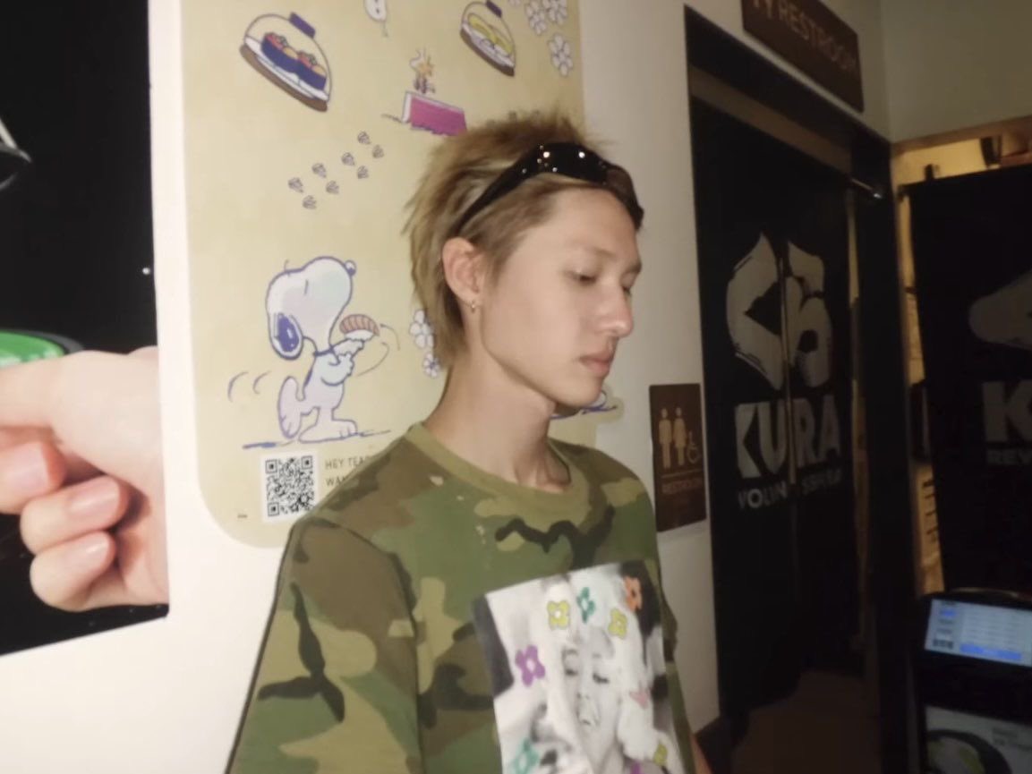 kissedorchid's tweet image. daily text long distance relationship with 100% trust, 
a martin few tweets au