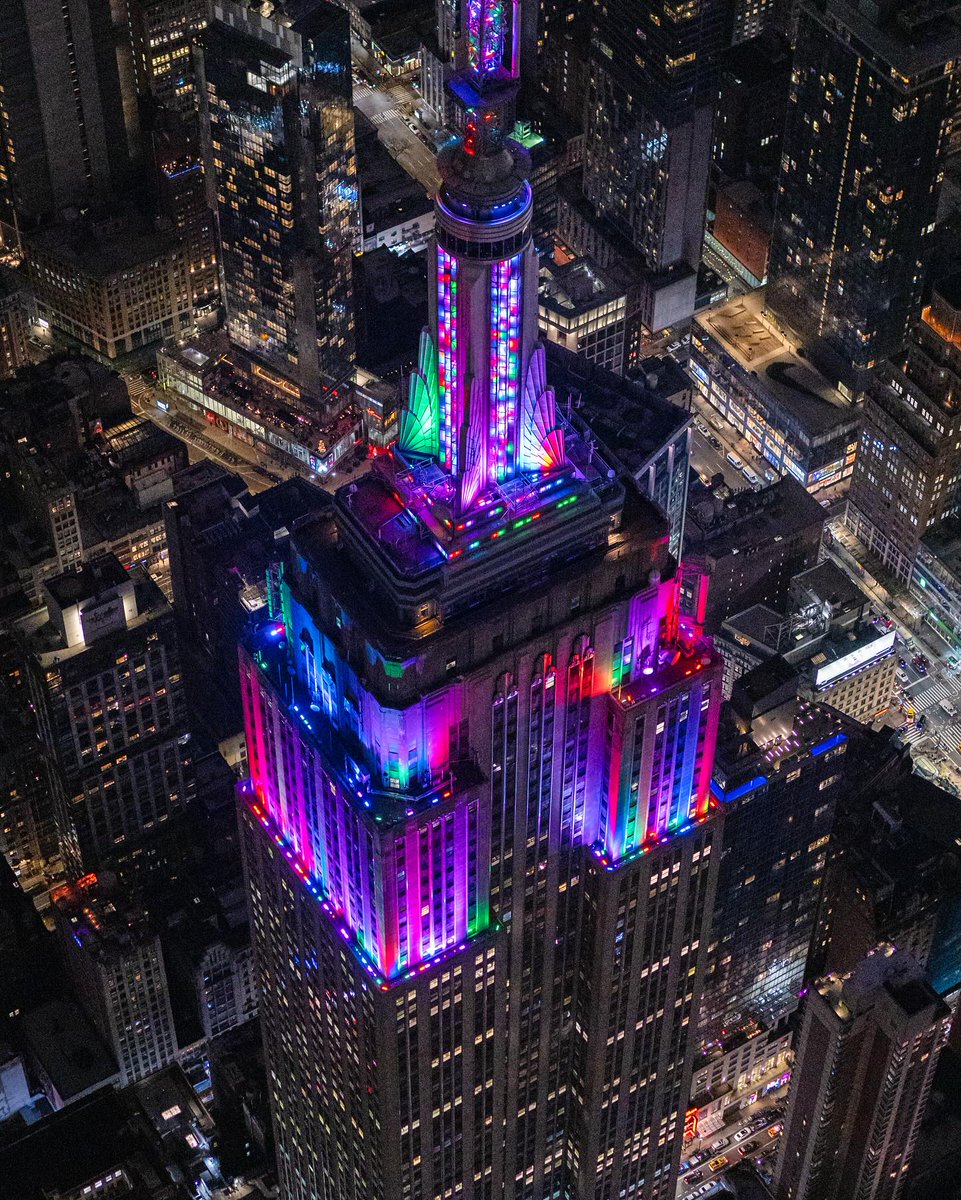 HAPPY NEW YEAR

📷: craigsbeds/IG