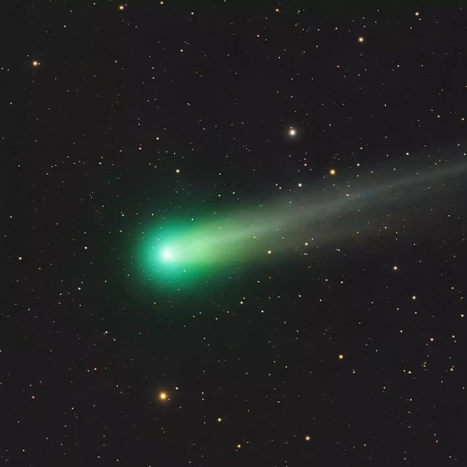 NightSkyToday's tweet photo. 🚨: 3I/ATLAS comet changes course again — NASA warns of unpredictable path.  

NASA tracks 3I/ATLAS after another sudden course change raises fresh concerns. https://t.co/MsaOHwO9gG
