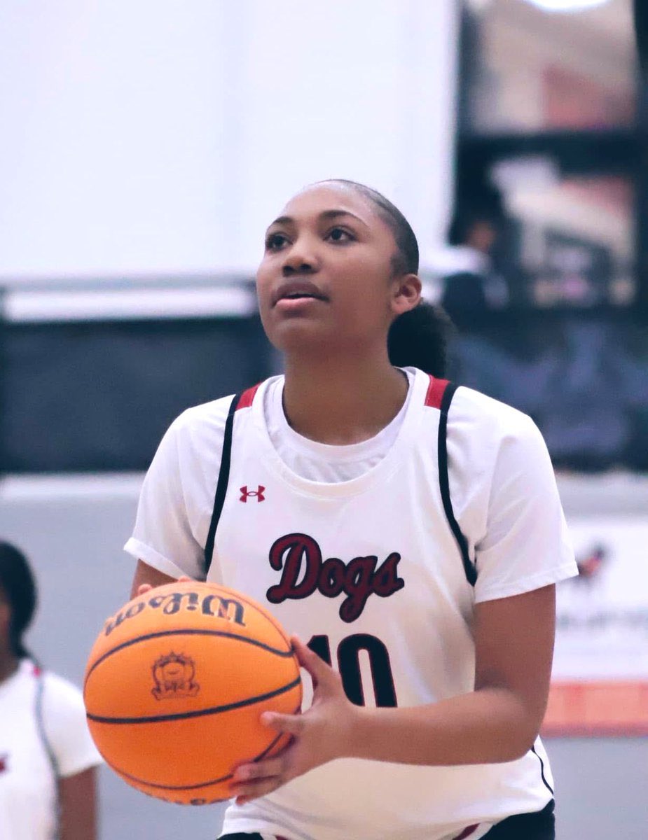 PRO_Movement1's tweet image. ☁️ELEVATION✈️

🗣️’28 @Chloe10Thompson (Morgan Co.) has taken the challenge and excelled to start her sophomore season

📝Averaging 8.5ppg, 2.9rpg &amp;amp; 1.2spg

🏀Thompson is developing into a very quality wing in front of our eyes.

☑️Her best basketball is ahead

#RelevantExposure