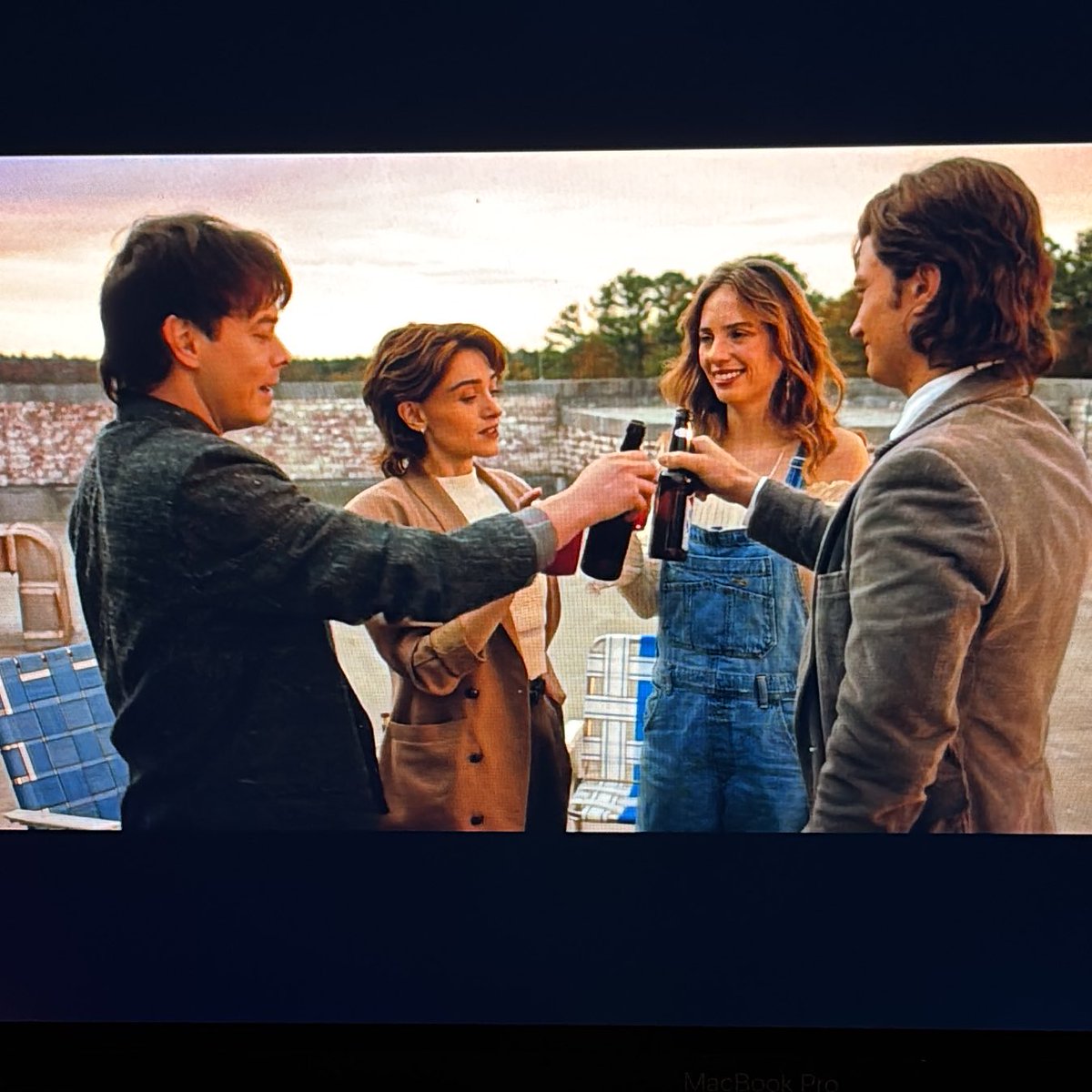 marlenescunt's tweet image. like why are we 50 #StrangersThings5 #StrangerThings