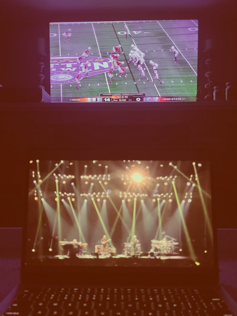 DrewStein235's tweet photo. π½πππ βοΈYEMSG N4β¦ #PHish #MyFriendMyFriend @phish @ohiostatefb @canesfootball #CottonBowl2025 https://t.co/KlJCMhEygw