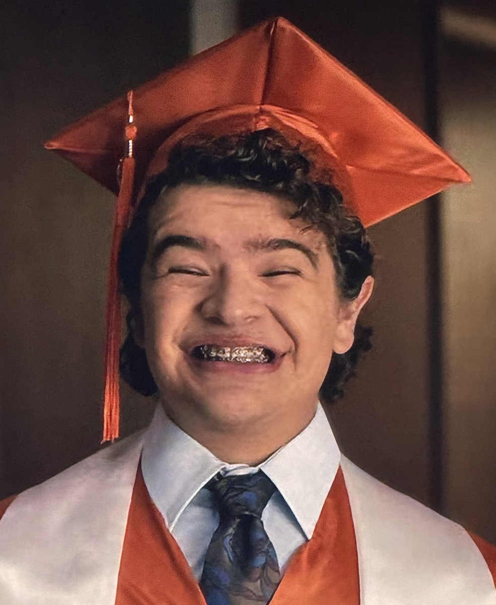 hints_x's tweet image. I laughed way too hard when it panned to this 😂😂😂 #StrangerThings5