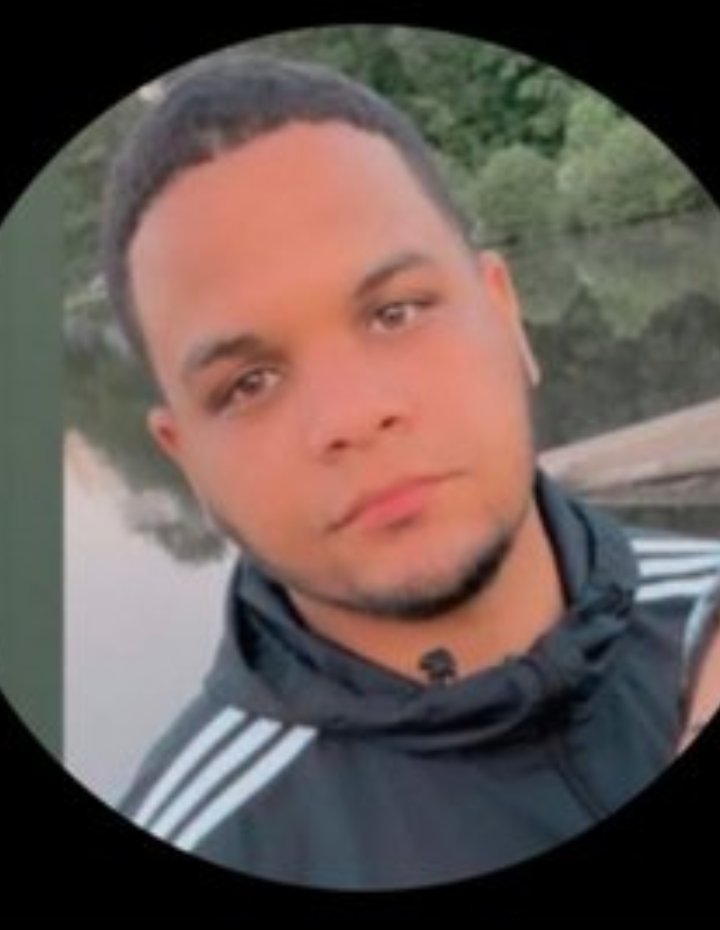 Lasuspendiditaa's tweet image. A mi no me gustan los hombres mujercitas, cacones, feos, con el guebo chiquito y quedaos como tú, menos.

Descansa @JPila_  que no te voy a dar amores.

Feliz año nuevo, y ojalá te muuuueras❤️