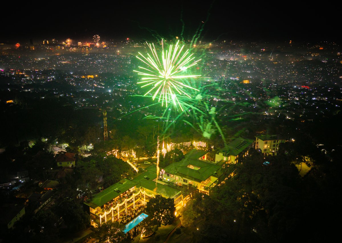 Latitude 0° tweet media