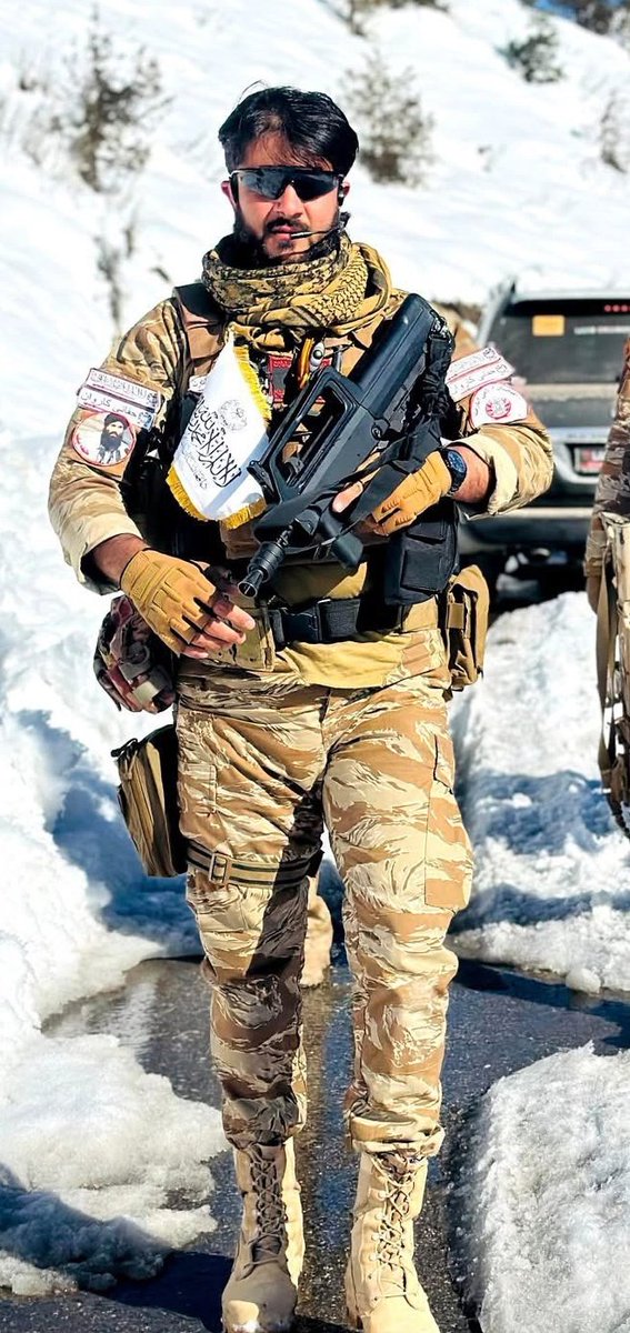何故かアフガン政府部隊の兵士が95-B(97式)式自動歩槍持ってるぞ。