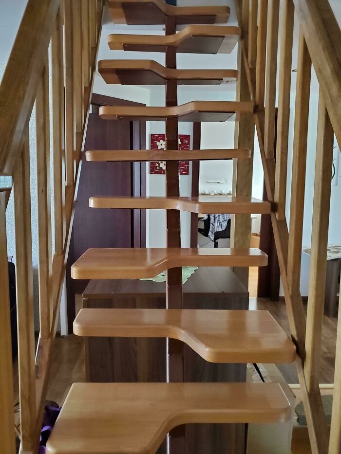 15zanaz's tweet image. Obstacle course stairs.
Don't fall through them.
#homedesign
#interiordesign
#interiors
#interiordecor