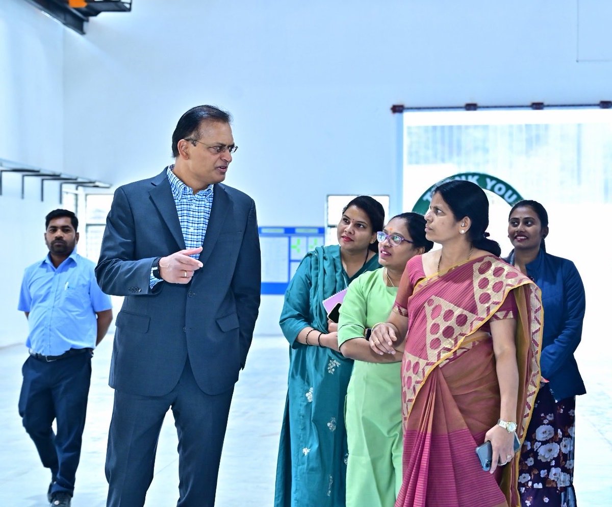 BalaVSathyan's tweet photo. It’s the dawn of 2026! 🌅

Grateful for family, friends, & colleagues—your support lit up this unforgettable year. 🙏

Inaugurated our new Bangalore plant extension last week—a proud milestone of innovation, teamwork, & sustainability. 🚀

Wishing you empathy, health, & bold impact. Let’s humanize tomorrow!

Happy New Year! 🎉