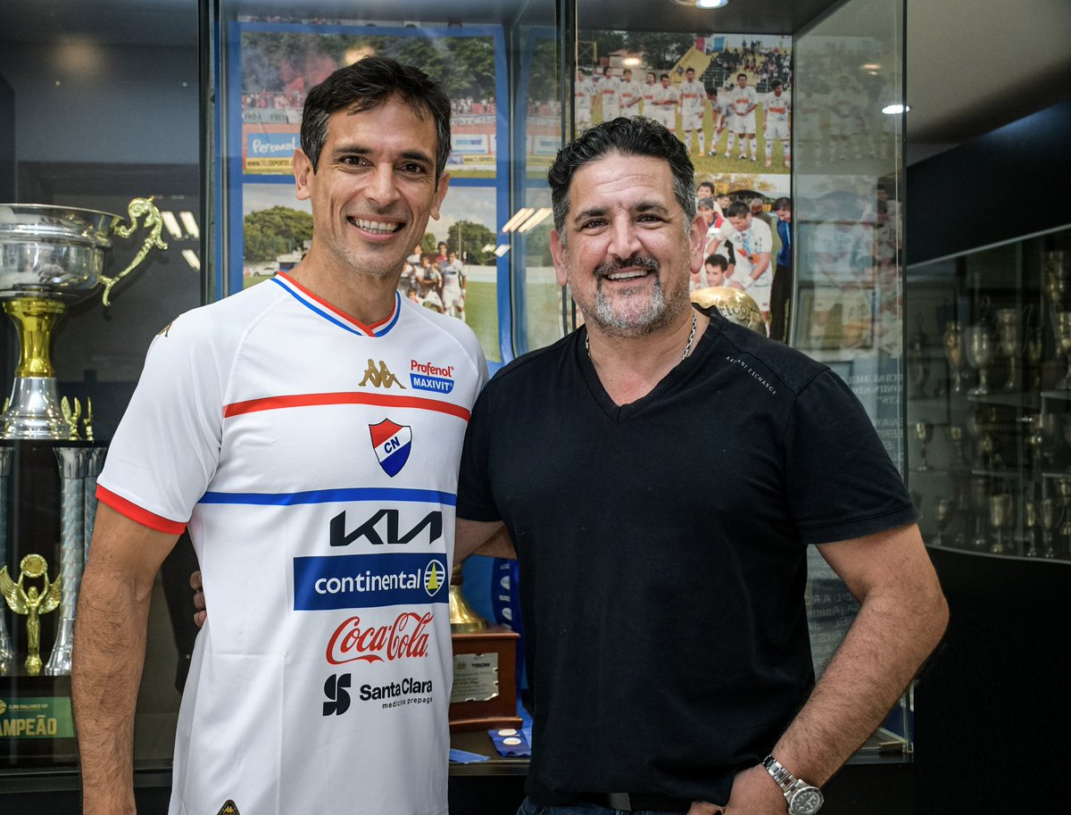 𝘽𝙄𝙀𝙉𝙑𝙀𝙉𝙄𝘿𝙊, 𝙍𝙊𝙌𝙐𝙀  🔴⚪️🔵

Roque Santa Cruz es nuevo refuerzo de la Academia para la temporada 2026. Llega para aportar toda su experiencia y liderazgo en busca de la gloria. ✨️
¡Bienvenido a tu nueva casa, Roque! 👏