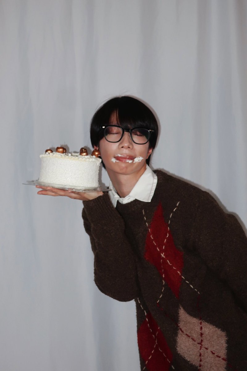 LUCKY TAPES tweet media