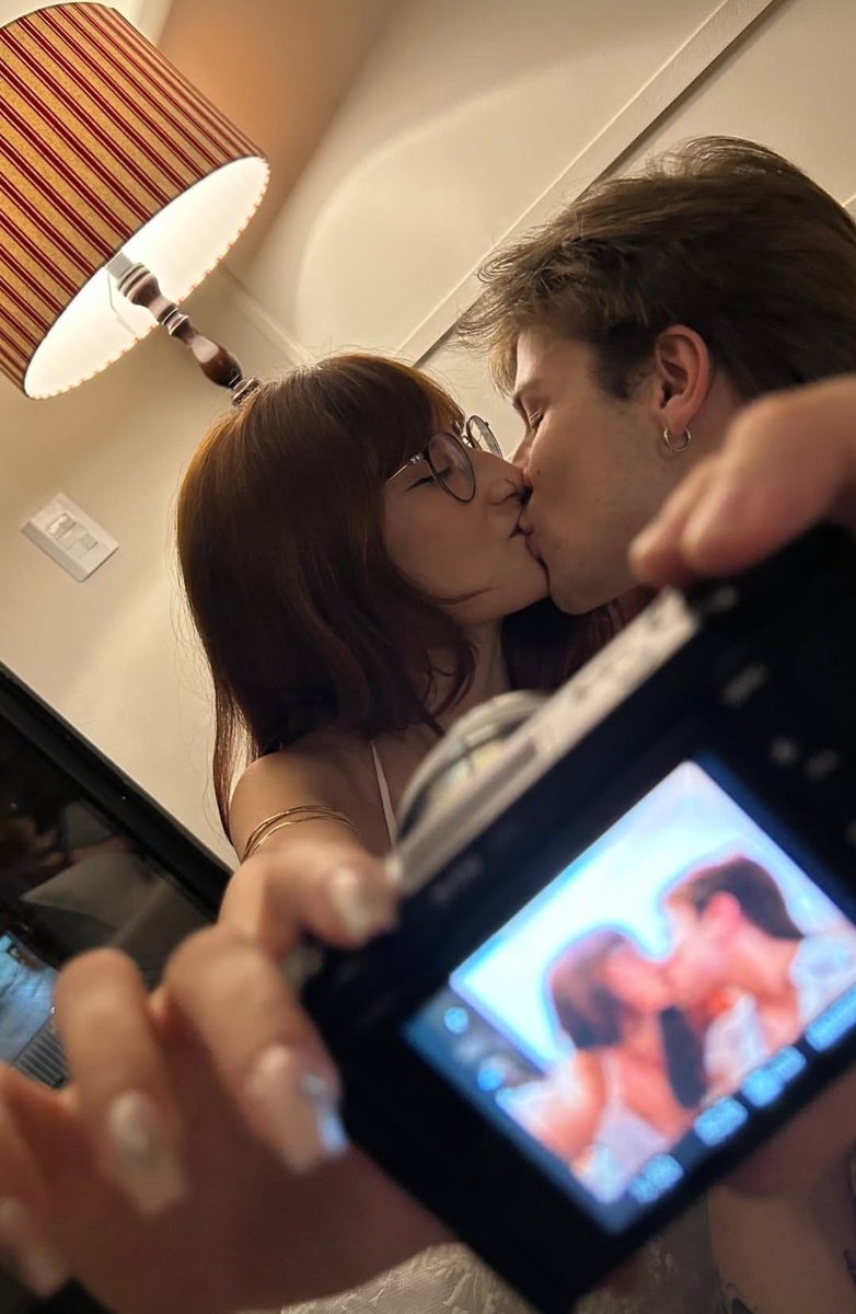 honeylopss's tweet image. PUTA QUE PARIU CAROL E CEREAW TAO JUNTOS