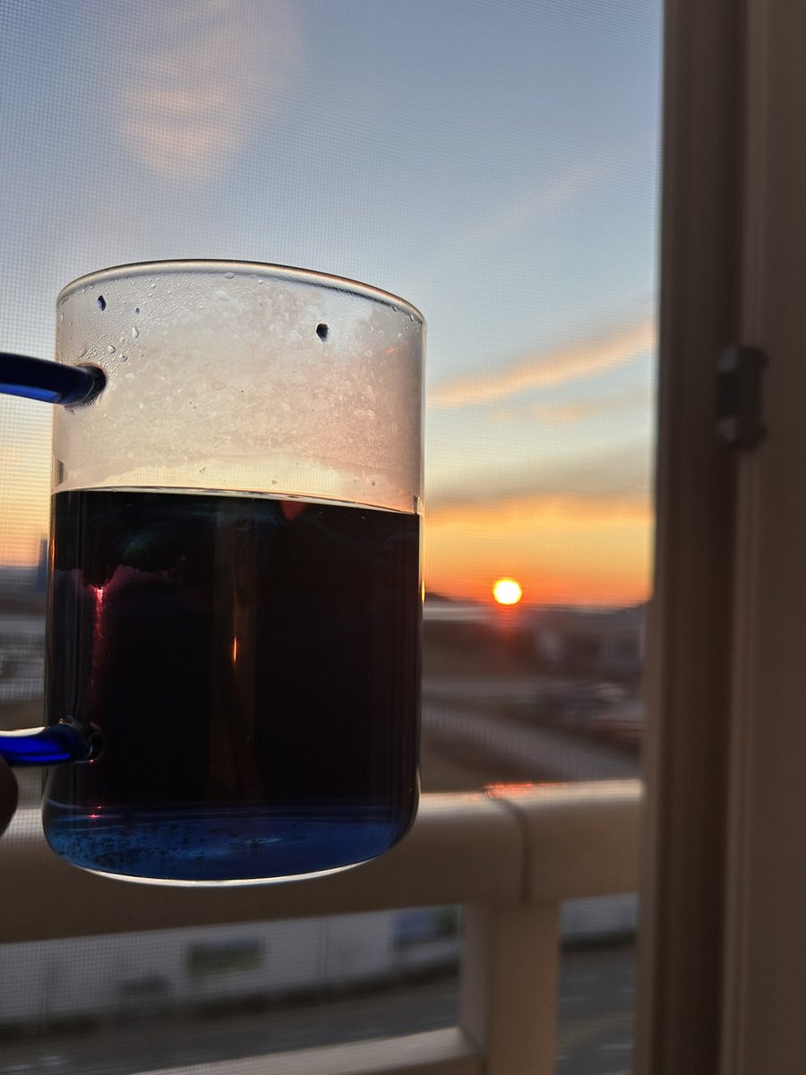 타카가게에서 사온 무슨 티인데 색만 예쁨..ㅎㅎ