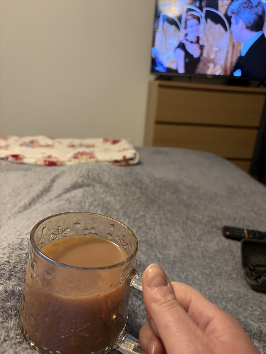 Sweary36's tweet photo. Is it New Year eve I ask myself ? Well not to me in bed with a cuppa watching Pretty Woman..struggling to stay awake normally asleep by 9.30/10 nowadays. 
Happy New Year to who sees this x https://t.co/ks89KFEuGs
