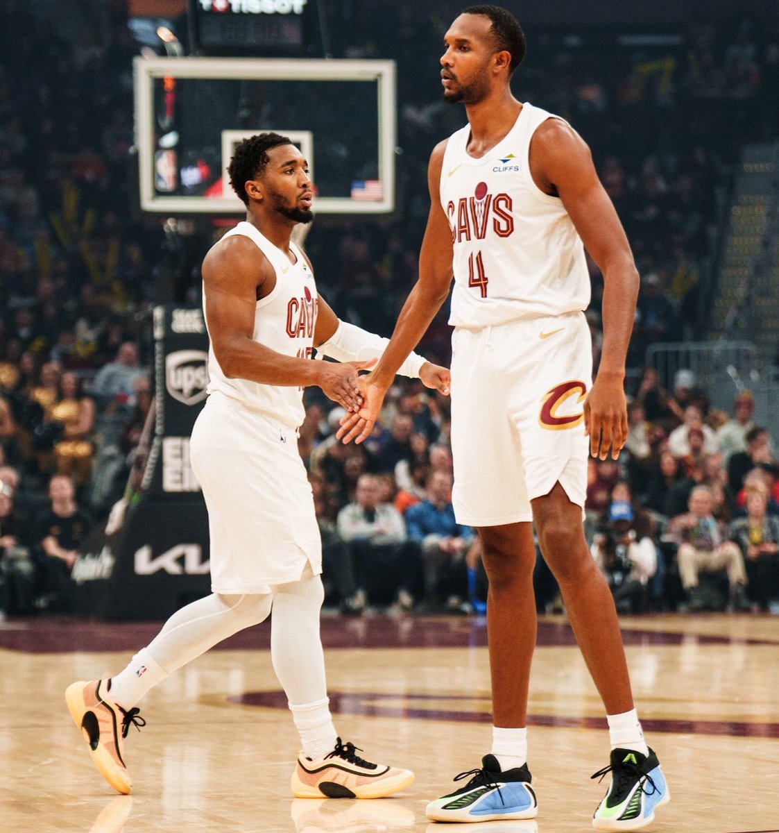 HoodiGarland's tweet image. CLEVELAND CAVALIERS ARE NOW 19-16 ‼️

WE ARE BACK, JUST DONT RUN.