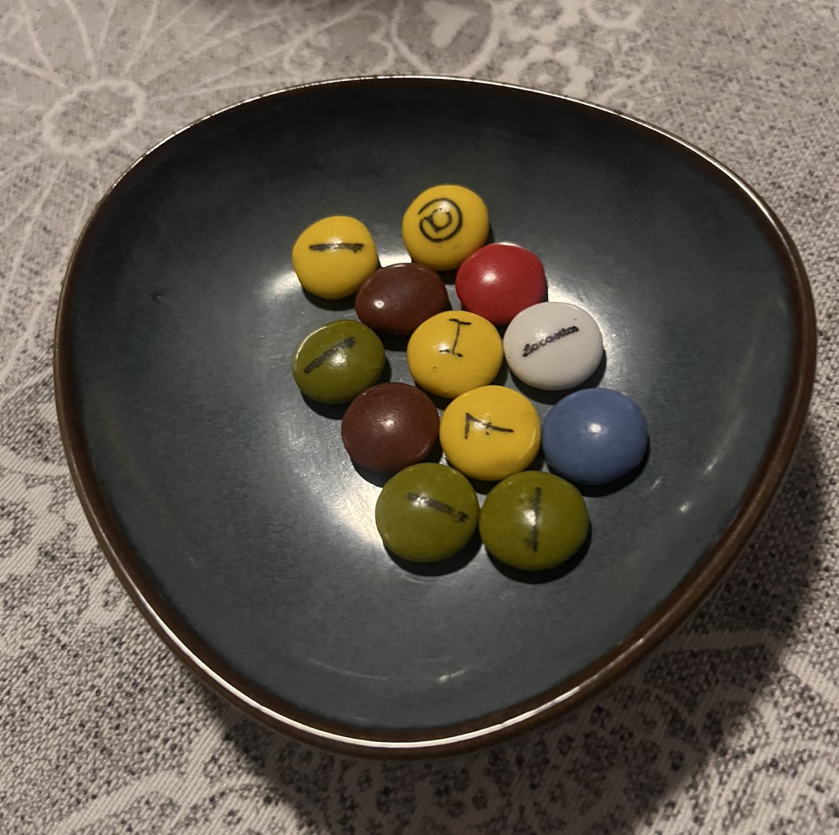 kansaita_'s tweet image. pov: no te gustan las uvas