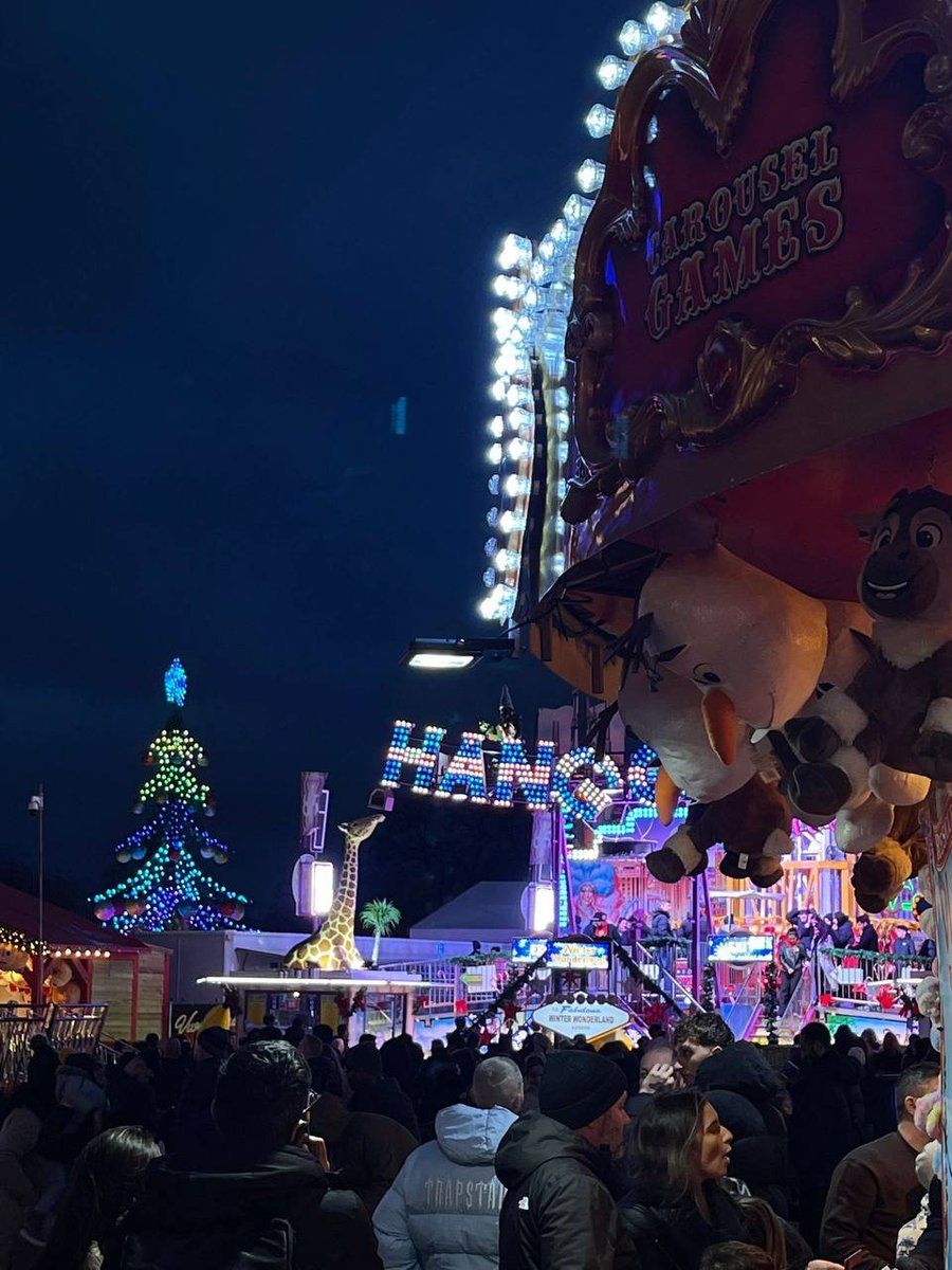 Aria3eva's tweet photo. 🇬🇧London Winter Wonderland Regent Street ✨✨✨ https://t.co/OUnfu9N17s