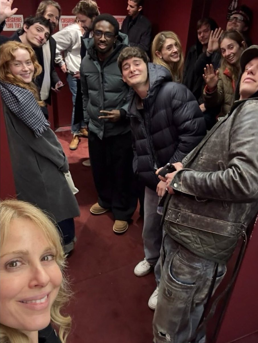 byerscure's tweet image. their eyes omfg it’s over for us