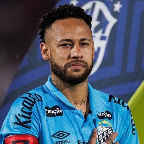 CONMEBOL_GO's tweet image. 🚨 𝐁𝐑𝐄𝐀𝐊𝐈𝐍𝐆! Neymar muy cerca de EXTENDER su contrato con el Santos hasta diciembre de 2026. 🇧🇷🤍 
#FichajesFG