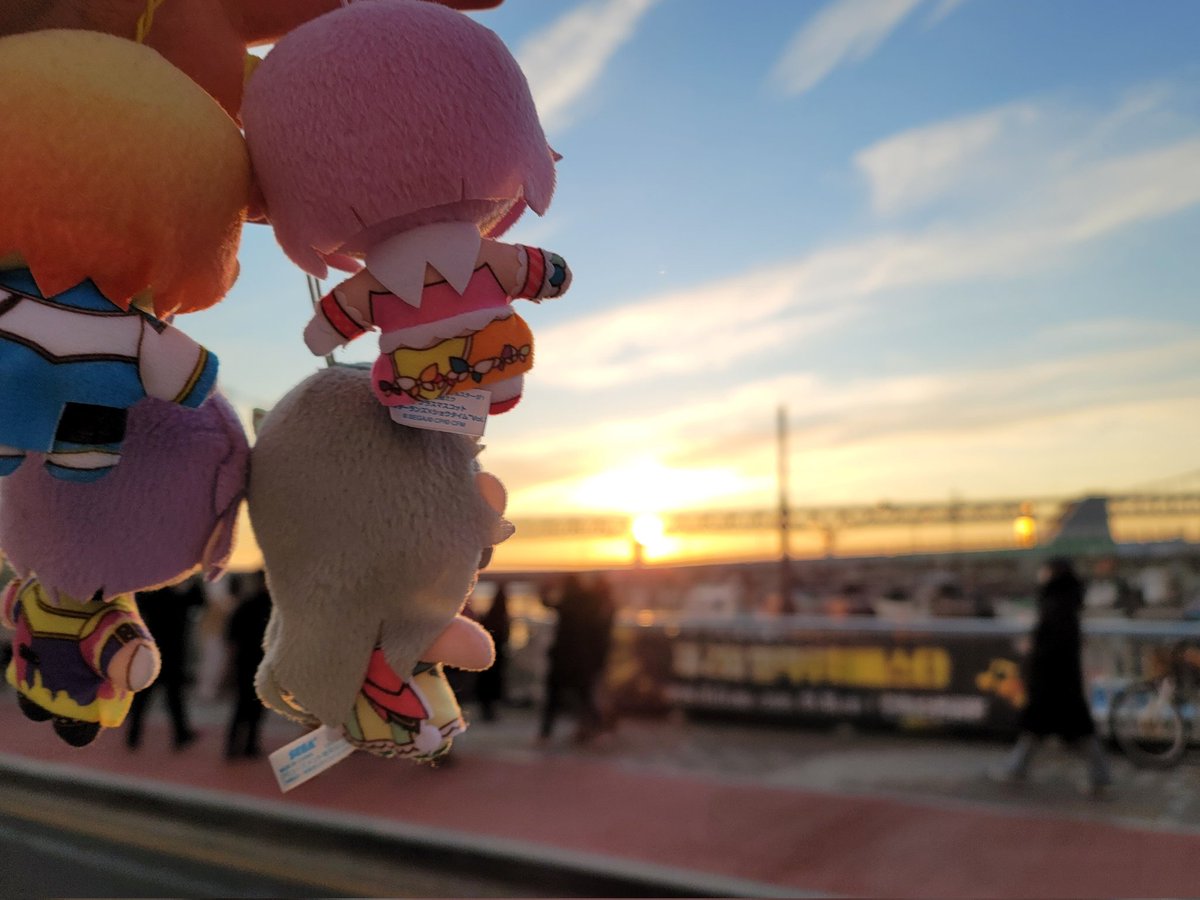 새해 복 많이 받으세요~!! 💛🩷💜💚
저의 새해 첫 곡은 스마일 심포니였답니다 ><
다들 웃으면서 지내는 행복한 한 해가 되길...