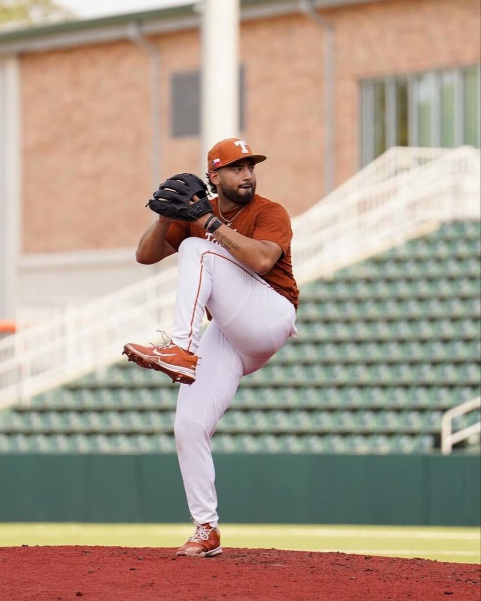 A 6-foot-2, 240-pound righty who had a 2.78 ERA in 32.1 innings last season, <a href="/JPF2481/">Jason Flores</a> took a massive step forward this fall for <a href="/TexasBaseball/">Texas Baseball</a>.

"If you watched his bullpens, you’d think he was the slam-dunk Friday night guy."

<a href="/KinaTraxInc/">KinaTrax</a> Fall Report 👉 d1ba.se/4aCt9fF