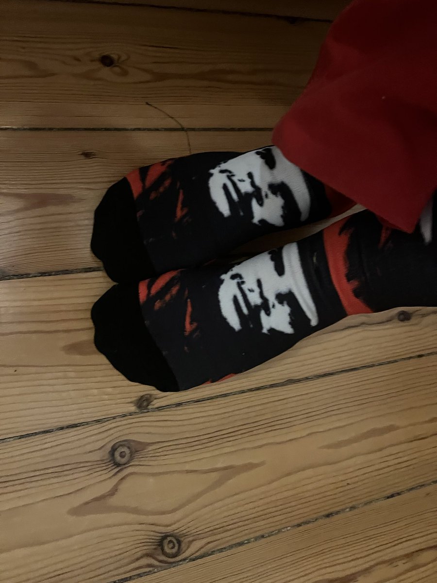 lost_d0gs's tweet photo. Wishing everyone a very red 2026 (the che guevara socks are a crucial part of the outfit) https://t.co/jVyS6N3bBI