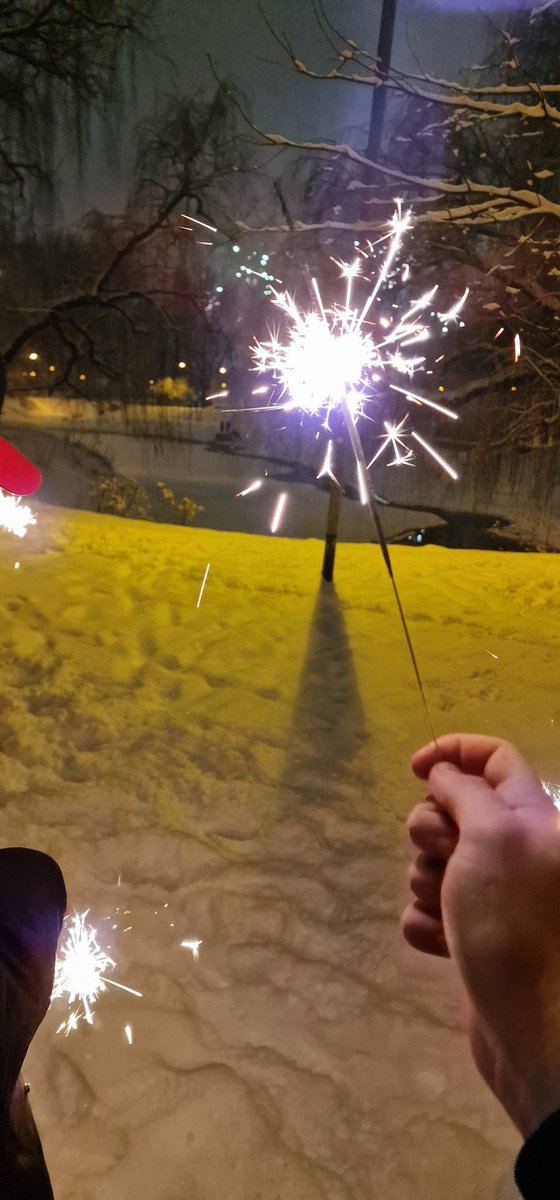 yesPotatoe_'s tweet image. Happy New Year from Poland!! 🎇🇵🇱