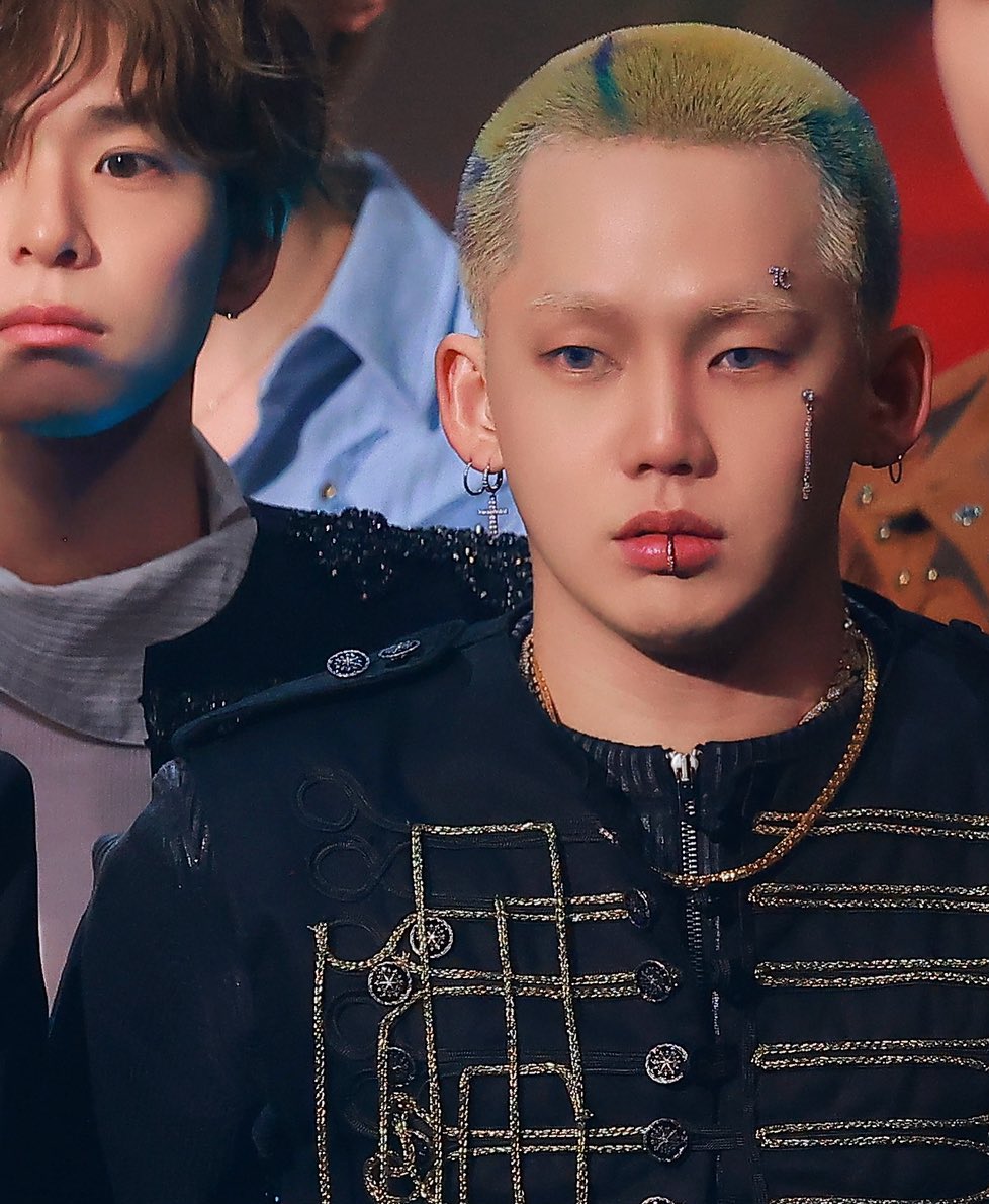 _suksahiverse's tweet image. 🤖🦔 #CHOIHYUNSUK #ASAHI