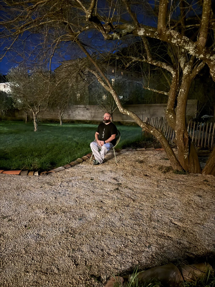 MoMaNuS's tweet image. Bonne année 2026 😘