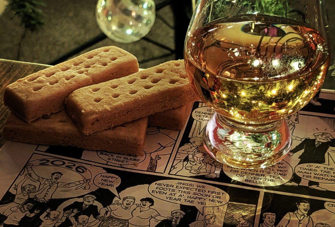 _Inno's tweet image. It's time for the annual Hogmanay photie!

Bliadhna mhath ùr! Happy New Year when it comes, Awrabest to you aw. May 2026 be the best it can be and lang may yer lum reek.