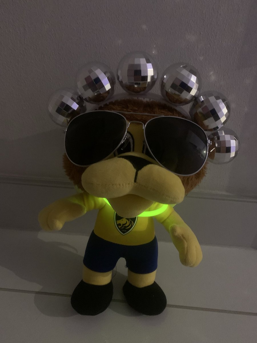 MakeBonal's tweet photo. @FCSM_officiel Bonne année, bonne santé, bonne montée! 🥂 https://t.co/GpDc0c0S6F