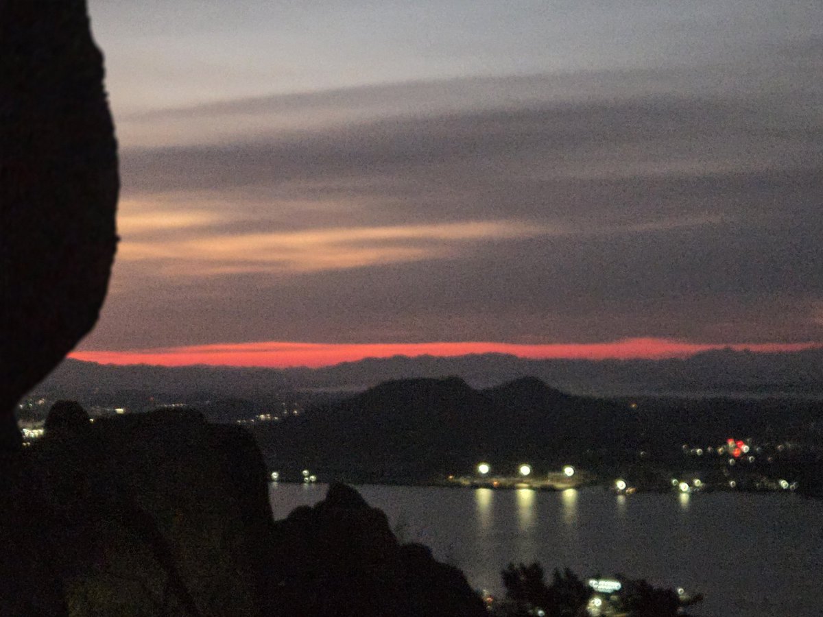 이쁘고 좋은 경험 한건 맞지만 다시는 여기로 안와... 너무 춥고 구름 땜에 안보인당..