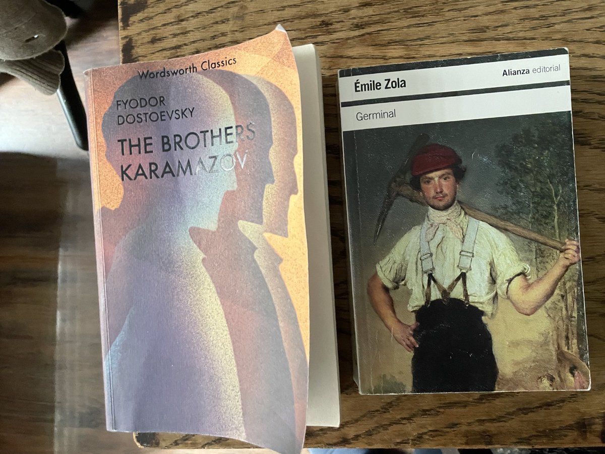 ChClumsy's tweet image. Los últimos que acabé en el año. A Dostoyevsky lo leí en inglés porque sus traducciones están impagables. Pero nada de que quejarse: la traducción está en su punto, muy bien cuidada. Ahora quiero más de la colección Wordsworth Classics.