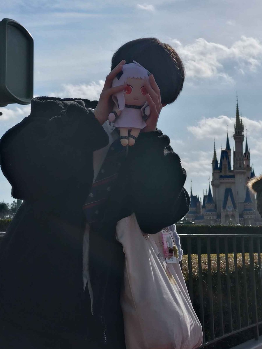 elaseldrow's tweet photo. ディズニー行ってました(事後報告)
皆様あけましておめでとうございます https://t.co/k8tGTEXuT6