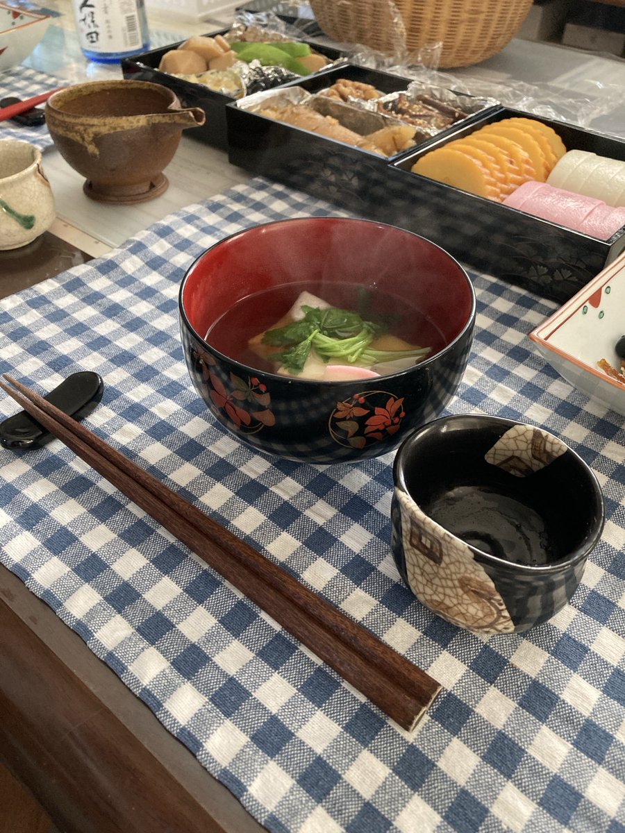 luteymd's tweet photo. 新しい年の始まり。
歳を経るにしたがってだんだん望みは小さくなり
健康であれば良いと願うようになった💦
謹賀新年 https://t.co/uJxwCctrzw