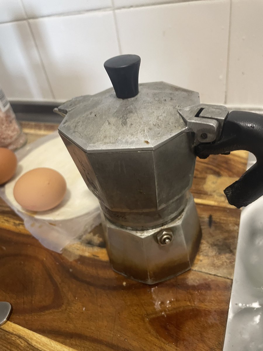 CathCath77's tweet image. Keens curried on plant based Roti s.. and bits that fell off. What s everyone having for the first day  this #SPARKLY ✨ #NEWYEAR .#HNY2026. #Brekkie 🇦🇺