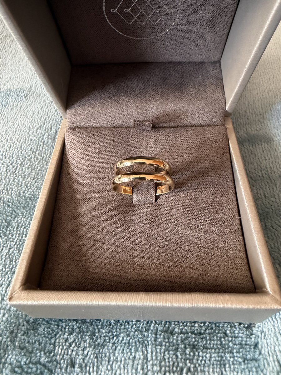 Yoshiibs_'s tweet image. Happy new year🥳💍